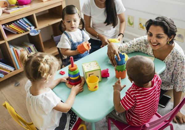 Taux d'encadrement crèche : importance et enjeux pour l'accueil
