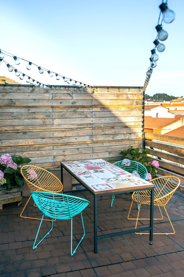 Transformez votre jardin avec des ensembles table et chaises chic